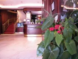 Hotel Cristallo فاراتسي