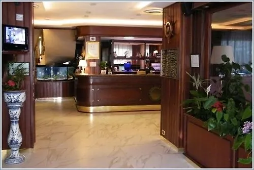 Hotel Cristallo فاراتسي إيطاليا