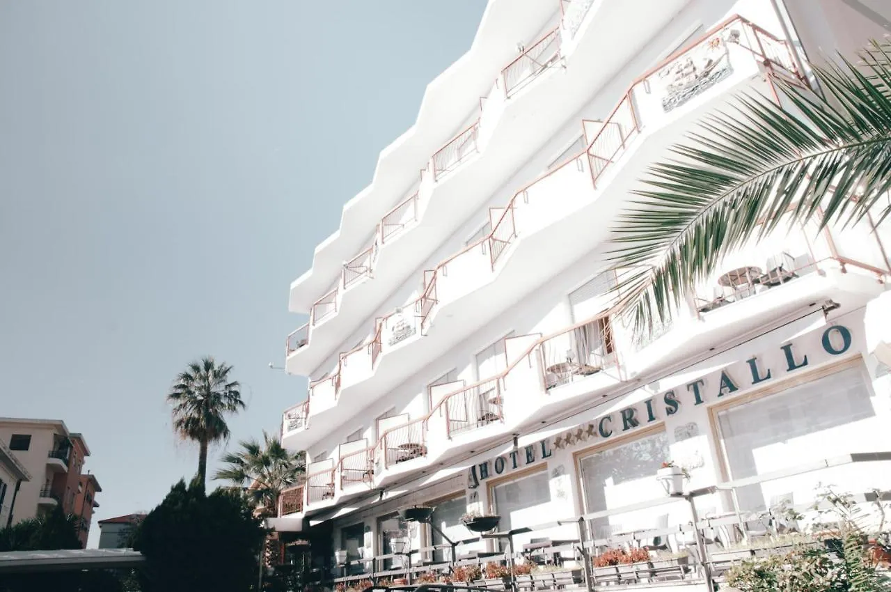 Hotel Cristallo فاراتسي إيطاليا